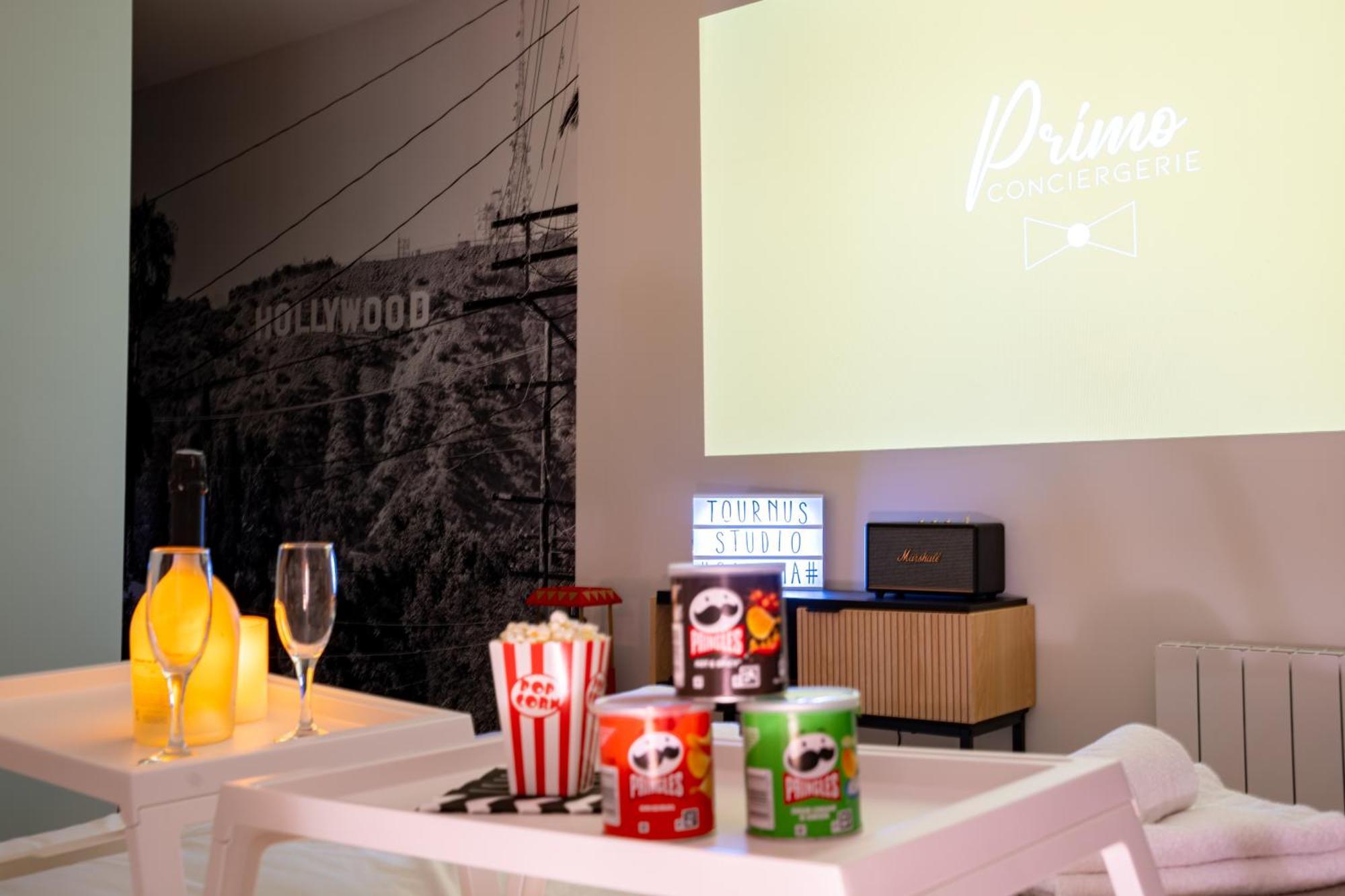 Food And Chill - Deux Appartements Hypercentre - 1 Theme Cinema - By Primo C0Nciergerie Tournus Εξωτερικό φωτογραφία